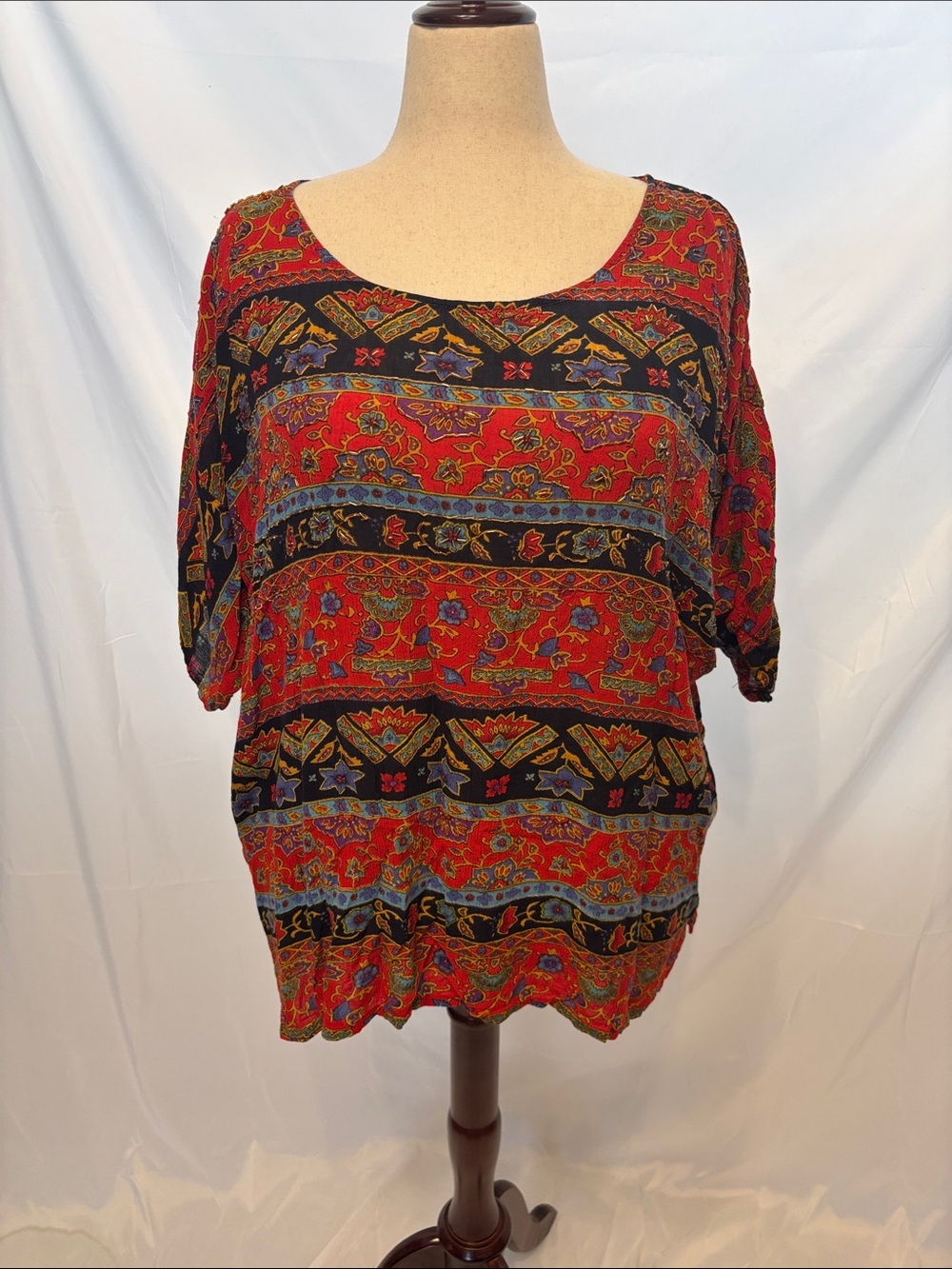 M.P.H. Vintage Plus Size 2X Red Paisley Abstract Rayon Short Sleeve Blouse